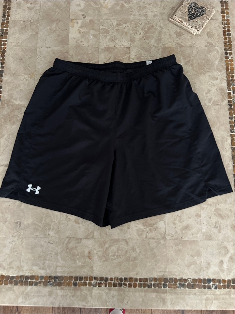 Under Armour Men’s Athletic Running‎ Shorts built in briefs  Size L